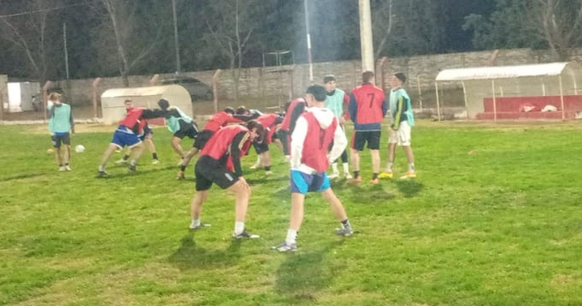 Entrena la Liga Regional Surentildea