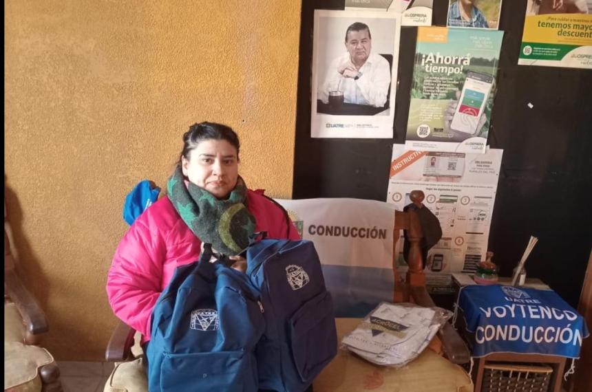 Afiliada de UATRE acompantildea a nintildeos con TDL en la zona rural de Roloacuten