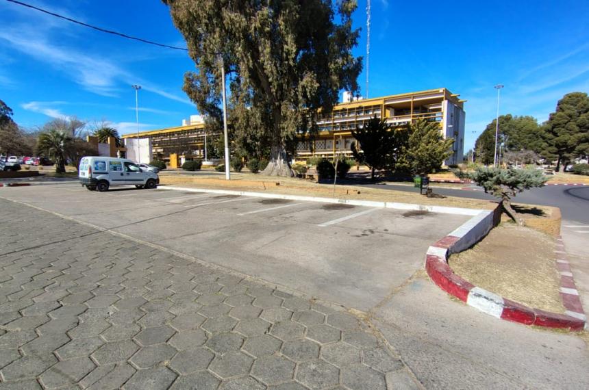 Quejas por multas a la caza en el estacionamiento de la Terminal
