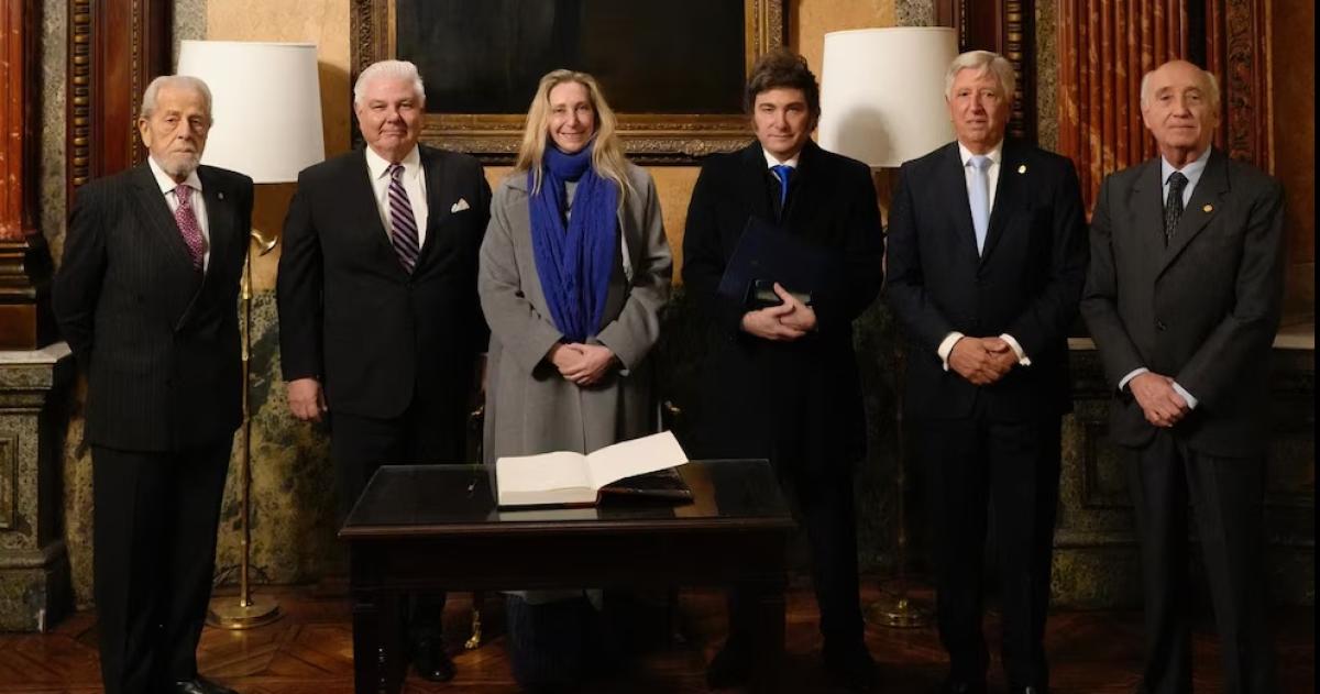 Milei pidioacute a las eacutelites recuperar el coraje e invertir en Argentina en el Jockey Club