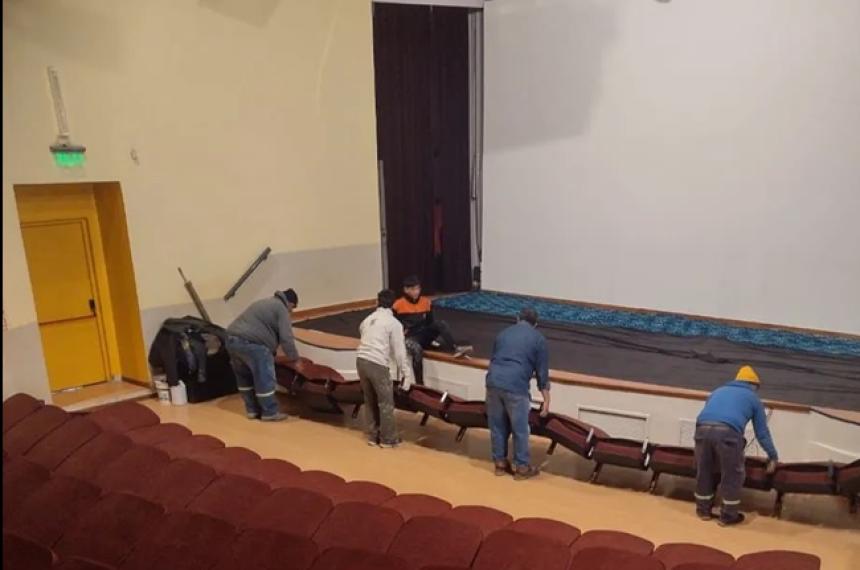 Realicoacute- El municipio reacondiciona el Centro Cultural y de Convenciones 