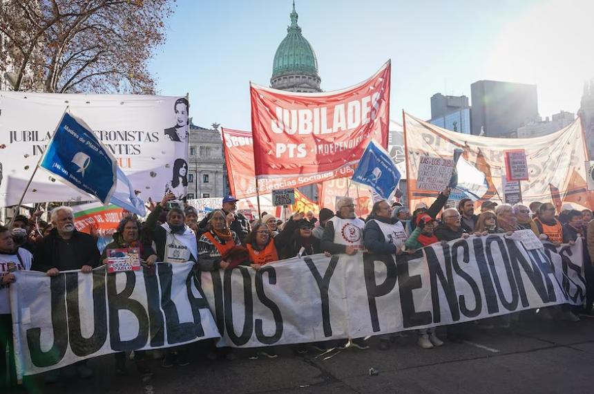 Crisis previsional- solo tres de cada diez jubilados cumplieron con los 30 antildeos de aportes