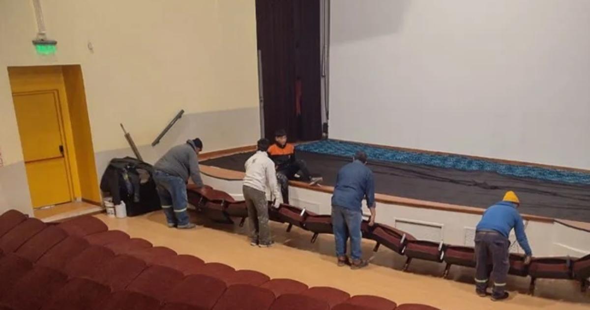 Realicoacute- El municipio reacondiciona el Centro Cultural y de Convenciones 