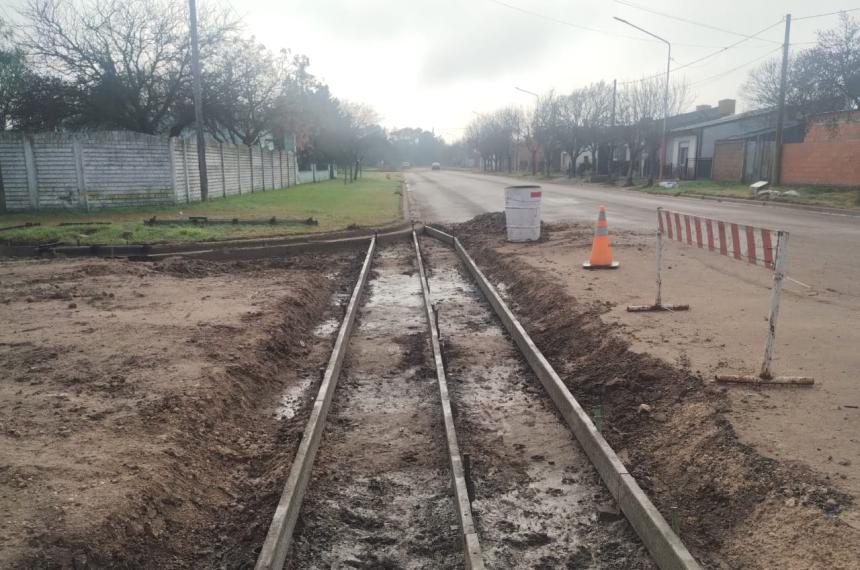 Avanza la obra de cordoacuten cuneta y badenes en San Martiacuten