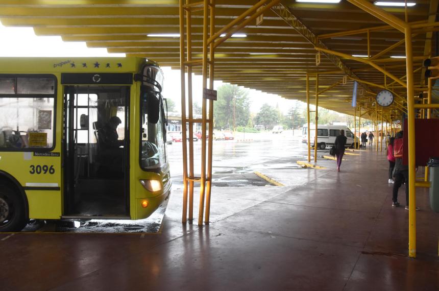 Murioacute una mujer en la Terminal de Oacutemnibus de Santa Rosa