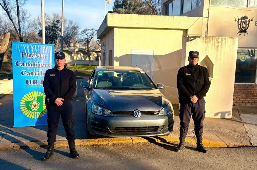Recuperaron en Catriloacute un auto robado hace 9 antildeos