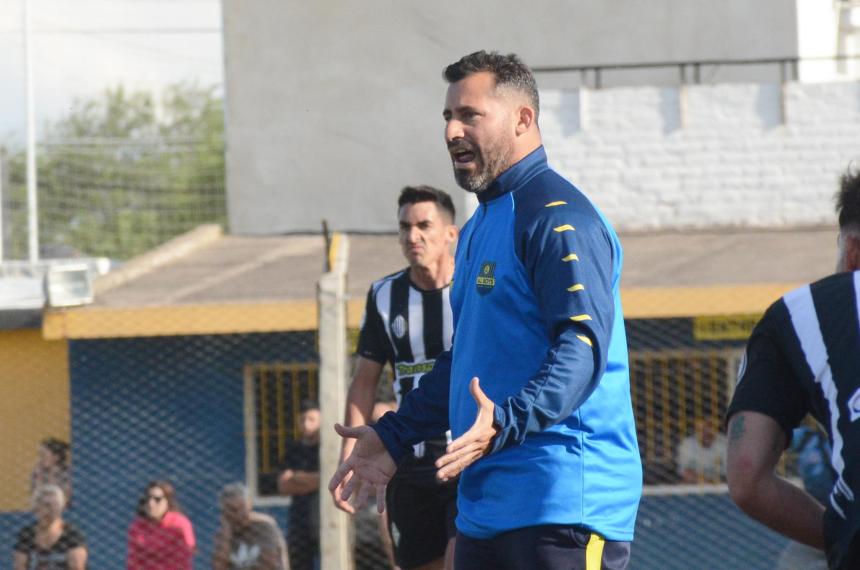 Cristian Santa Mariacutea es el nuevo DT de Uriburu