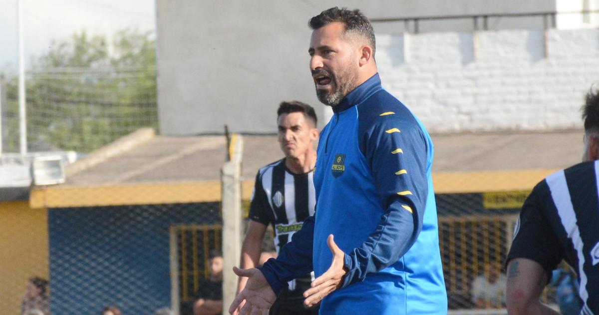 Cristian Santa Mariacutea es el nuevo DT de Uriburu