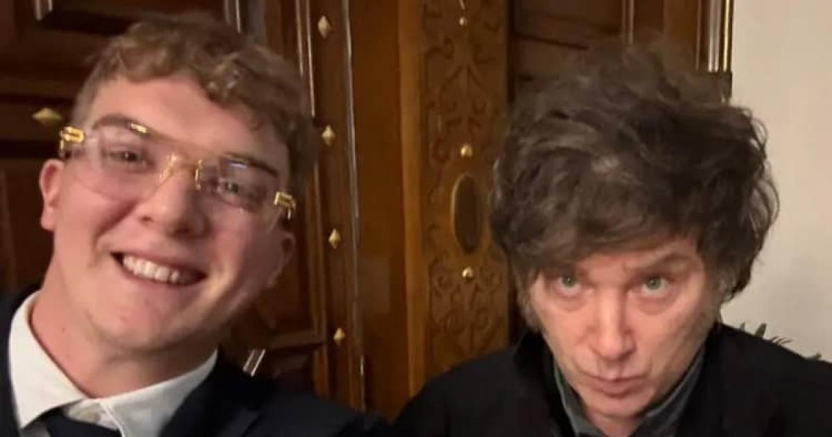 Davis transfirioacute medio milloacuten de doacutelares cuando comenzoacute su reunioacuten con Milei en la Casa Rosada