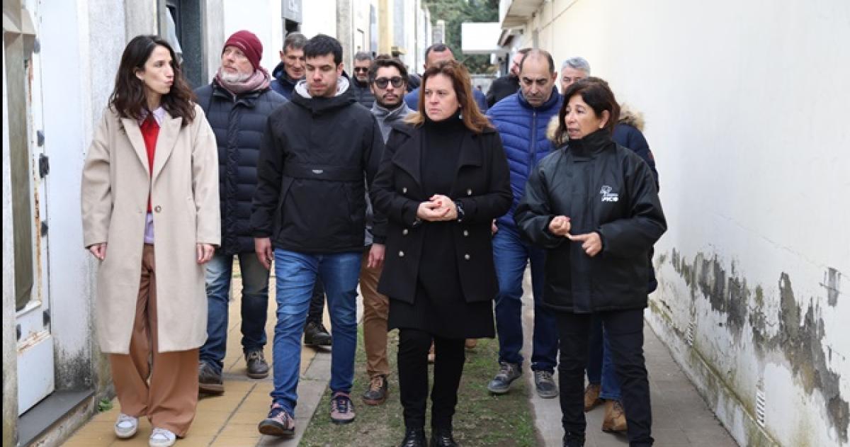 Colocaraacuten guardias pasivas en el cementerio municipal de Pico