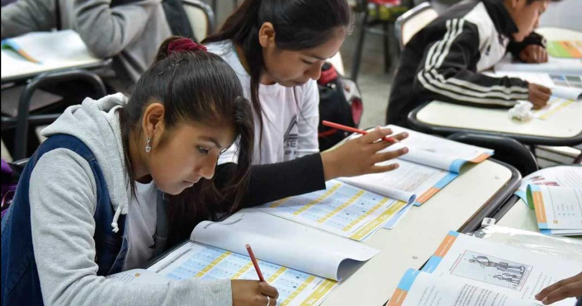 El Gobierno nacional lanza reforma curricular con IA y educacioacuten financiera