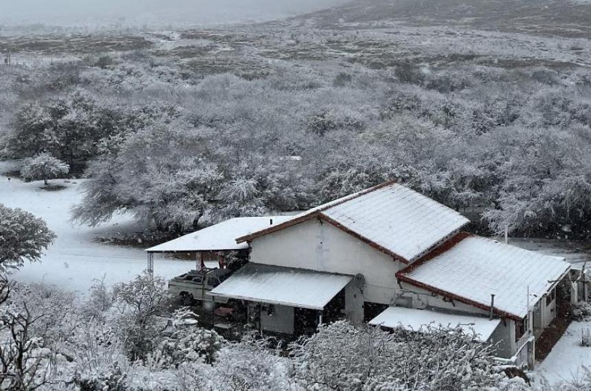 Friacuteo en Santa Rosa con pronoacutestico de nieve en el interior