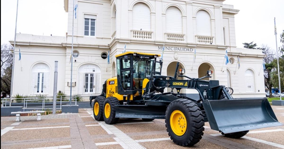 General Pico- El municipio incorporoacute una nueva motoniveladora