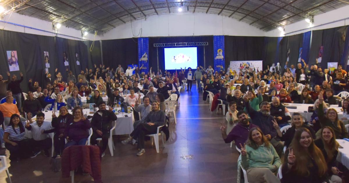 El PJ pampeano Derribando Mitos en Macachiacuten con una masiva convocatoria