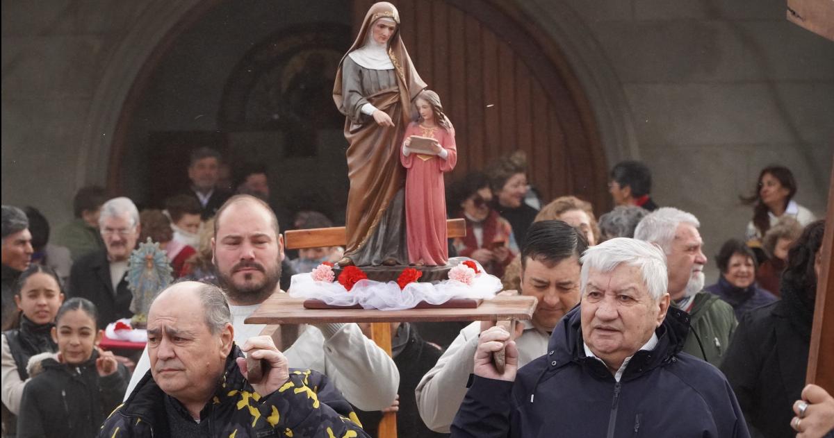 Emotiva celebracioacuten del centenario de la Capilla Santa Ana