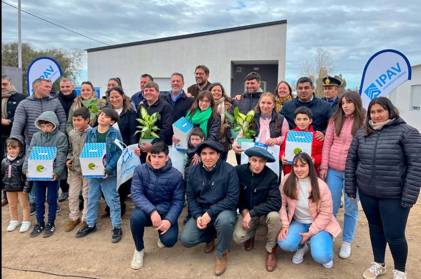 La Provincia desafiacutea el abandono de Nacioacuten y entrega viviendas en Abramo