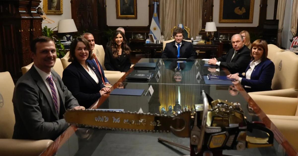 El Gobierno acordoacute con EEUU cooperar en seguridad y firmoacute el ingreso al Programa de Exencioacuten de Visas