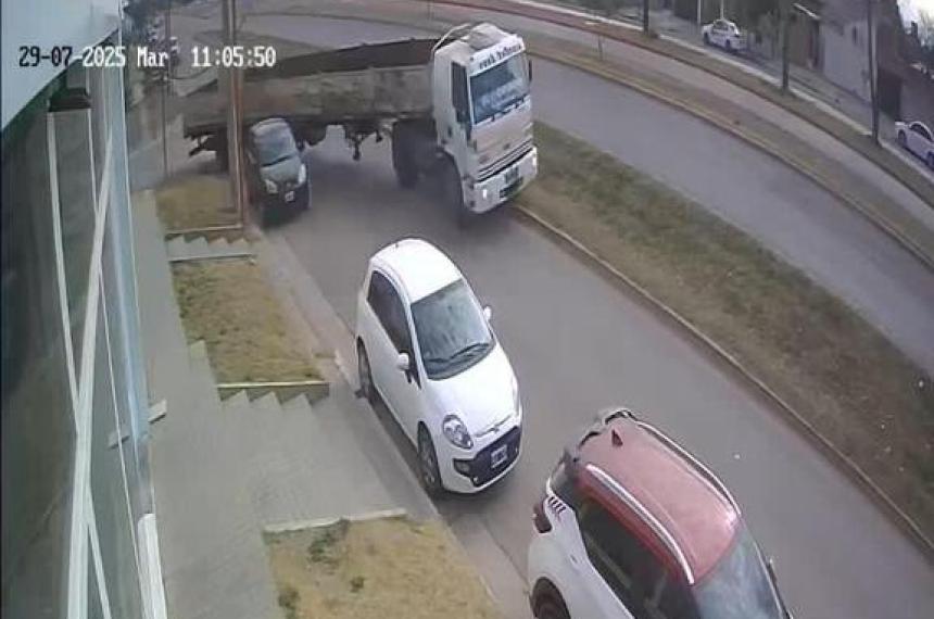 Accidente con fuga en la Avenida Circunvalacioacuten