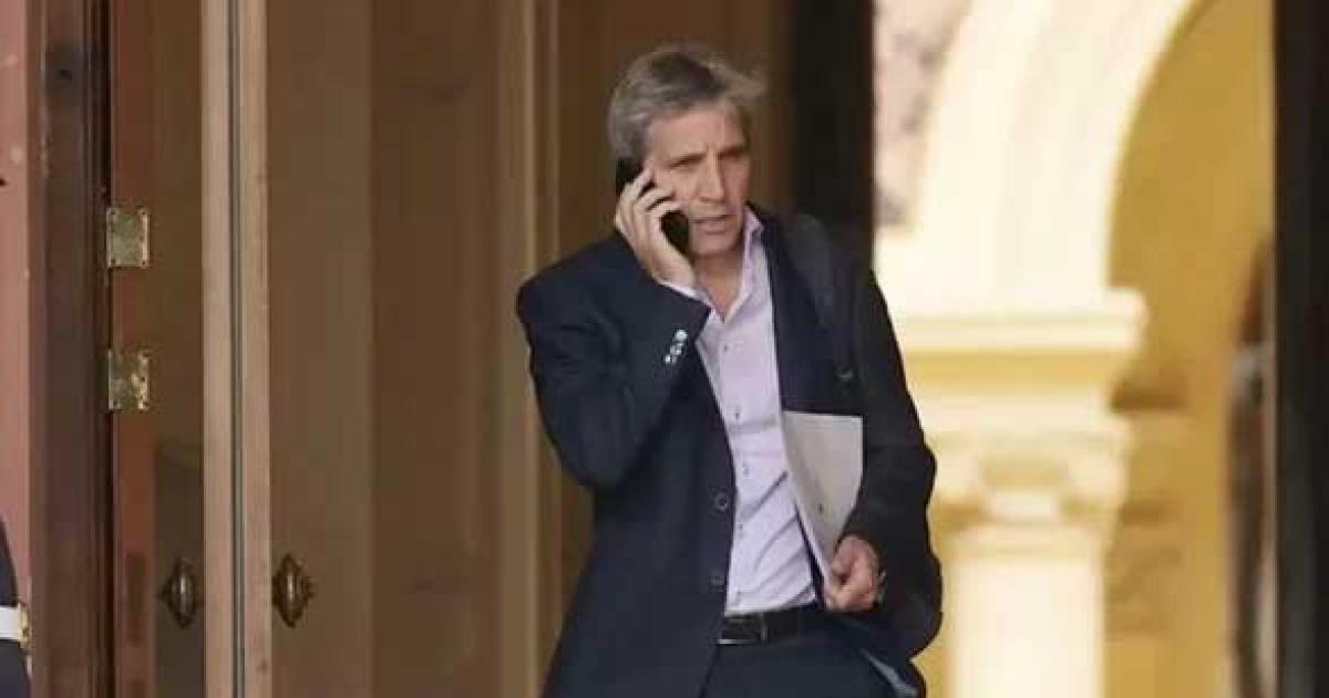 La Justicia de EEUU exige celulares y chats de Caputo y Massa por caso YPF
