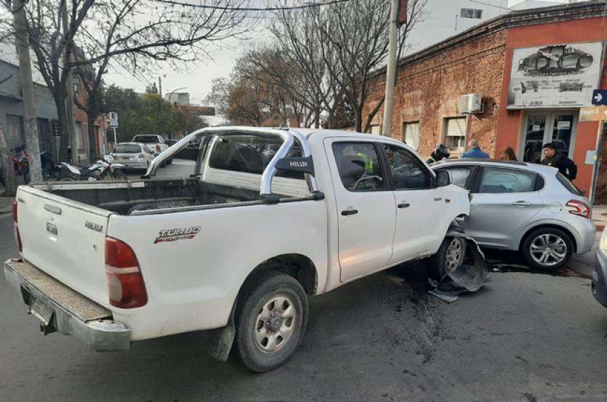 Fuerte choque en el centro de Santa Rosa