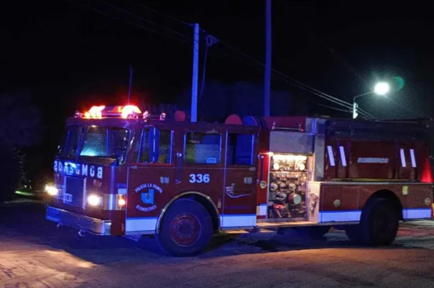 Un menor golpeoacute a su novia y prendioacute fuego la casa de sus padres
