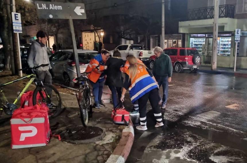 Joven ciclista lesionada tras ser atropellada por una camioneta