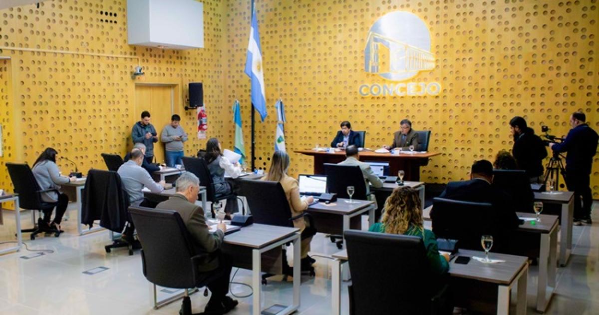 Juntos por el Cambio y el FreJuPa se cruzaron por una casa con custodia policial