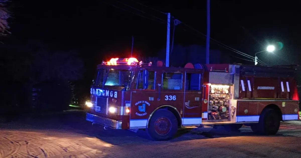 Un menor golpeoacute a su novia y prendioacute fuego la casa de sus padres
