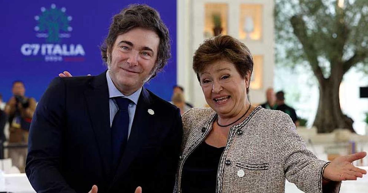 FMI establece nueva meta de reservas y Argentina deberaacute acumular USD 5800 millones