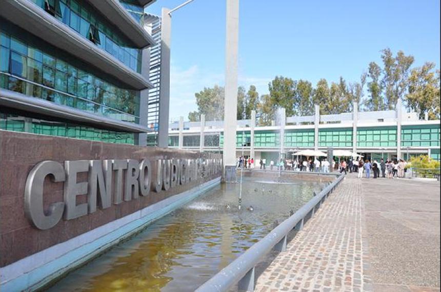 Un hombre fue condenado por golpear a su expareja con un laacutetigo