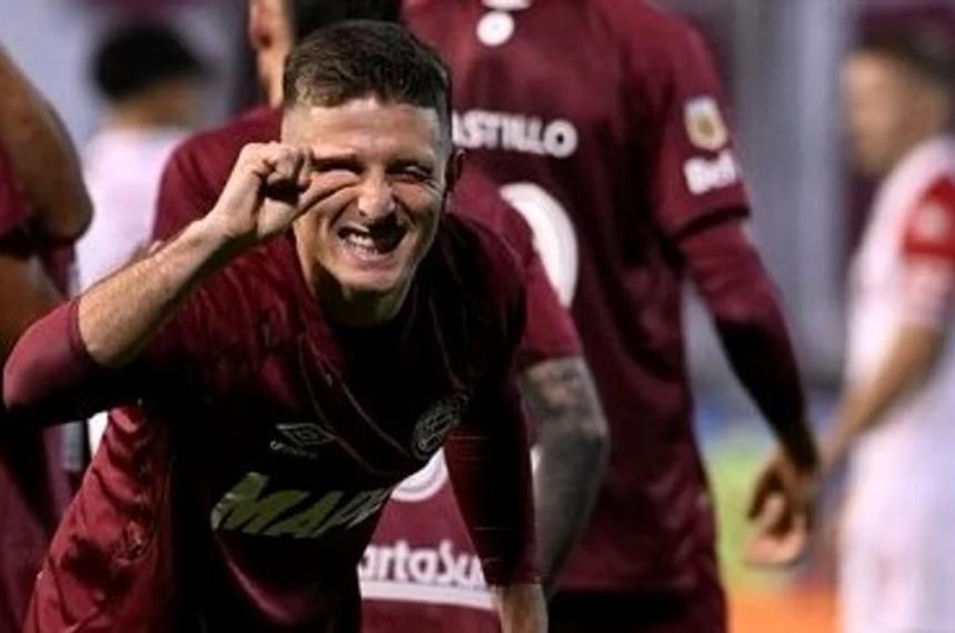 Lanuacutes derrotoacute a Huracaacuten y avanzoacute en la Copa Argentina