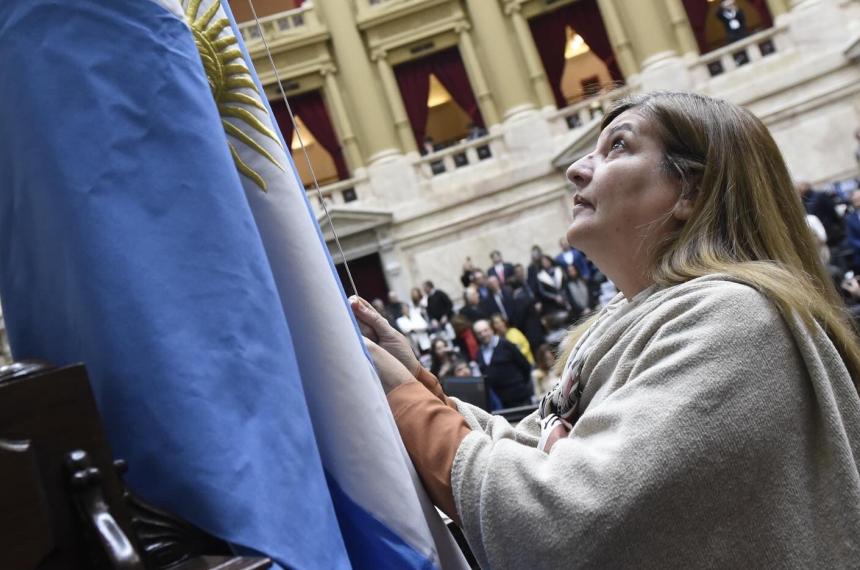 Coli se bajoacute de la candidatura de la UCR y se agita la rosca poliacutetica