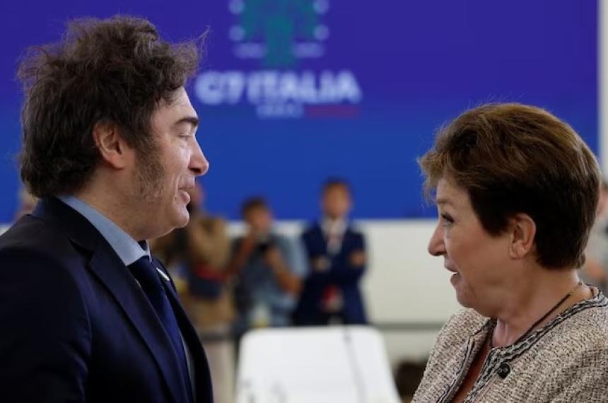 El FMI proyecta maacutes inflacioacuten y caiacuteda del PBI para la Argentina en 2025