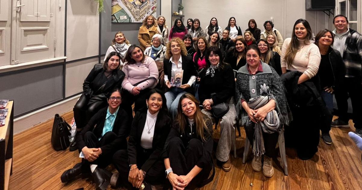 Emprendedora pampeana presentoacute su libro en Tucumaacuten