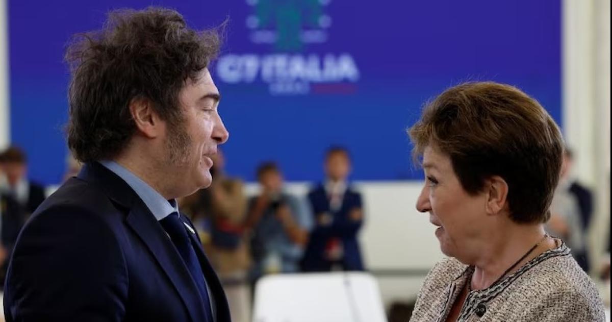 El FMI proyecta maacutes inflacioacuten y caiacuteda del PBI para la Argentina en 2025
