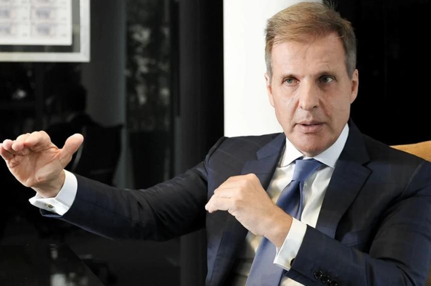 Redrado alertoacute sobre el doacutelar y la improvisacioacuten oficial- Faltoacute previsibilidad y ahora pagamos el costo