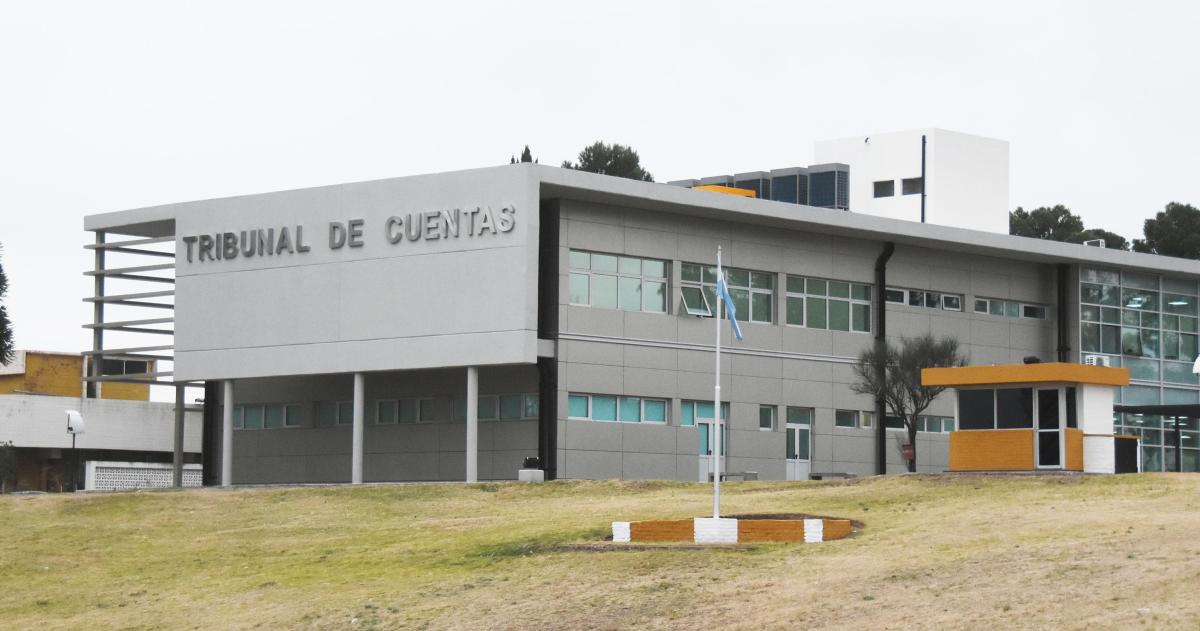 Policiacuteas deberaacuten devolver al Estado maacutes de 2 millones por peacuterdida de equipos