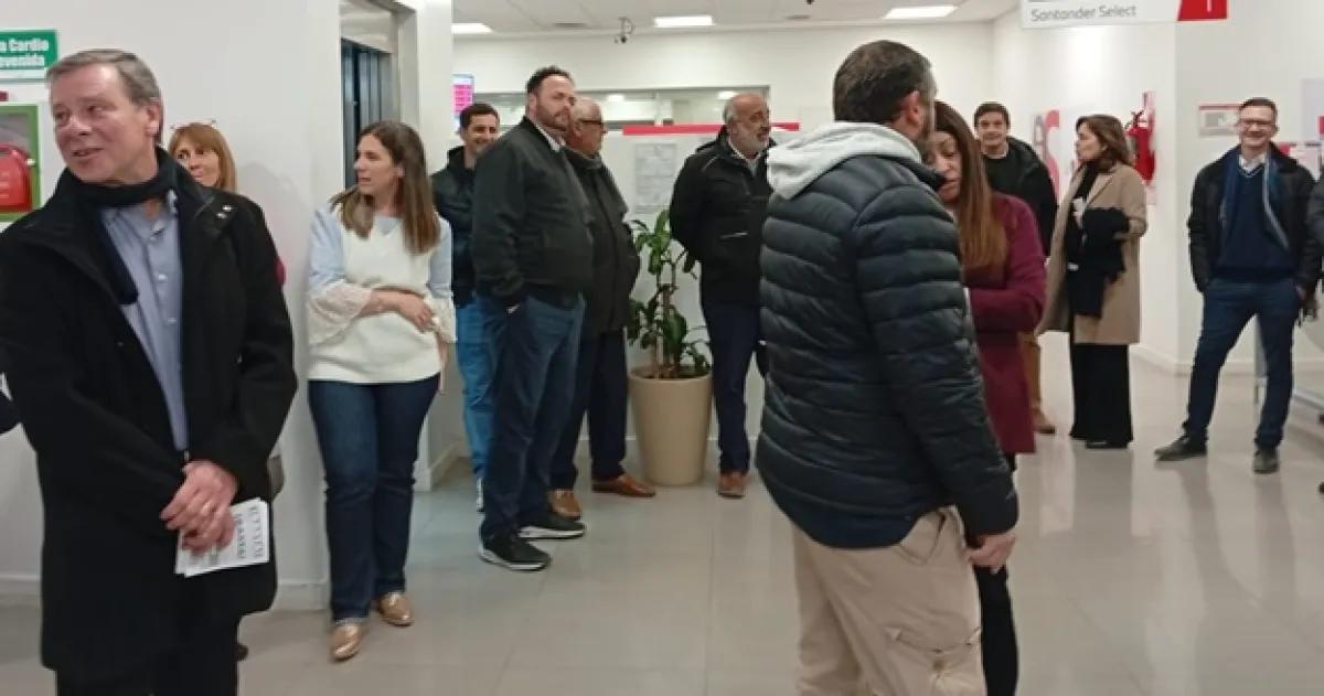 Medida de fuerza contra despidos en el Banco Santander