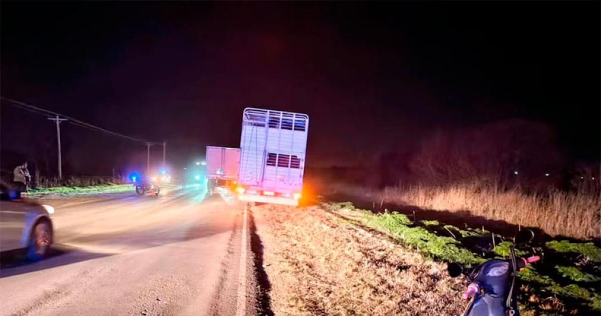 Fatal accidente en Entre Riacuteos- una mujer cayoacute de la moto y fue atropellada por un camioacuten