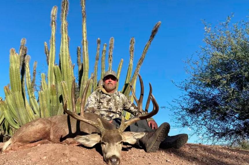 Lo cazaron antes de que dispare- un buacutefalo de 13 toneladas matoacute a un millonario de Texas en plena expedicioacuten en Sudaacutefrica