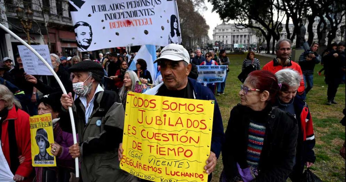 Tensioacuten en el Congreso- varias agrupaciones marchan y hay un importante operativo policial