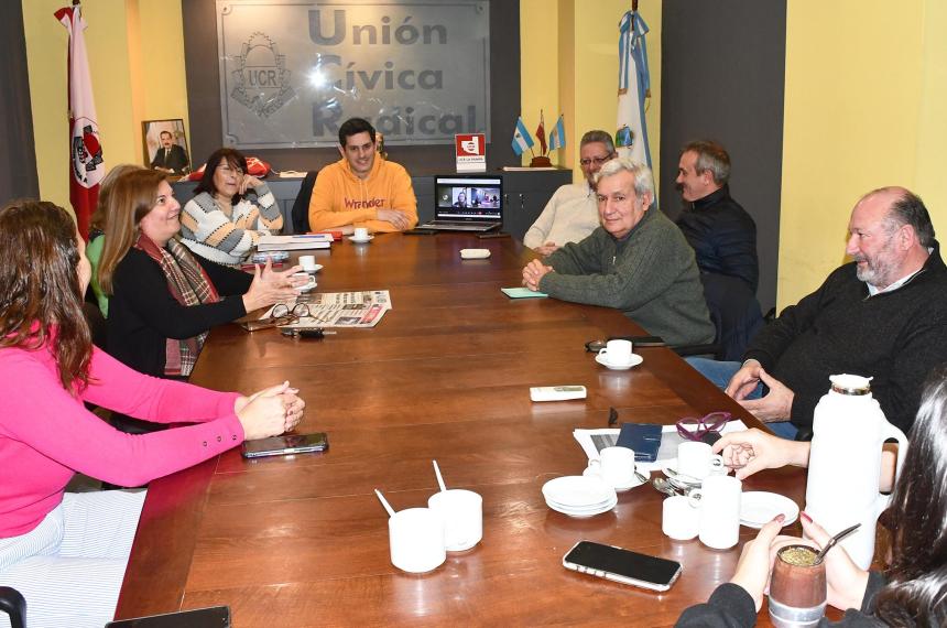 A diez diacuteas del cierre la UCR busca una interna expreacutes o un candidato de unidad