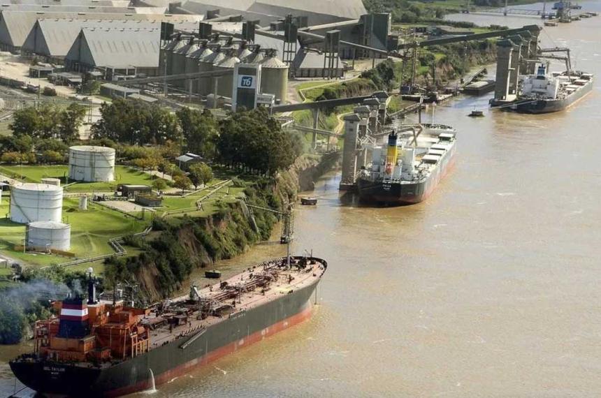 La agroindustria y puertos privados criticaron la derogacioacuten del DNU que favorece a Moyano