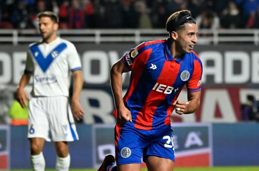 San Lorenzo se reencontroacute con el gol y le ganoacute a Veacutelez