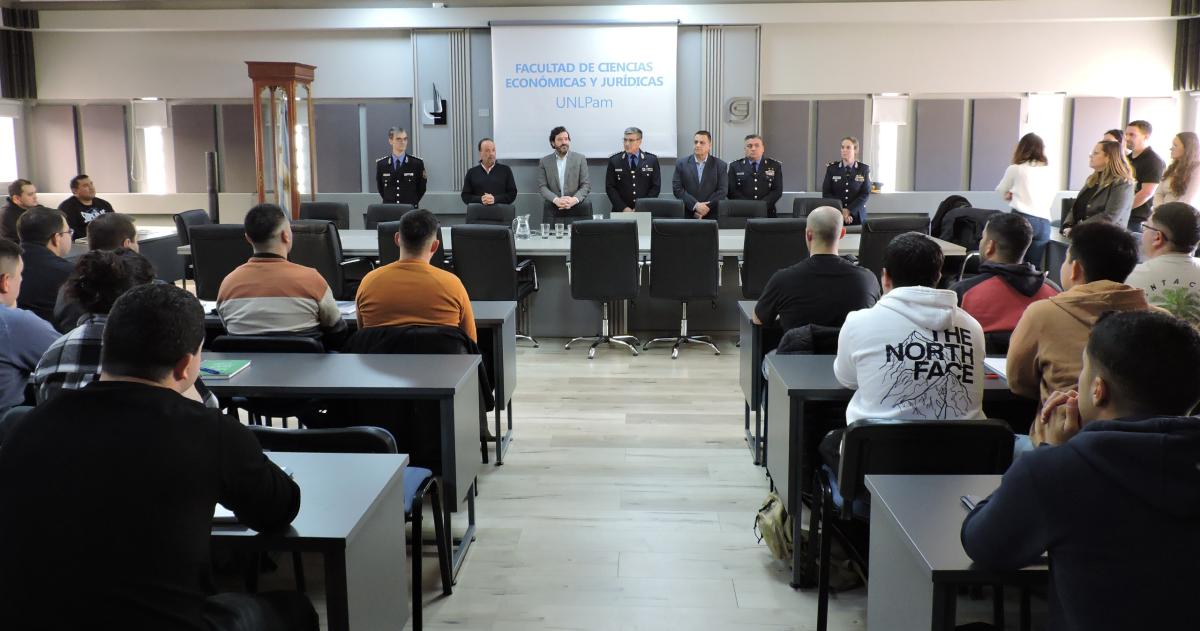 Comenzoacute la Licenciatura en Seguridad Puacuteblica y Ciudadana