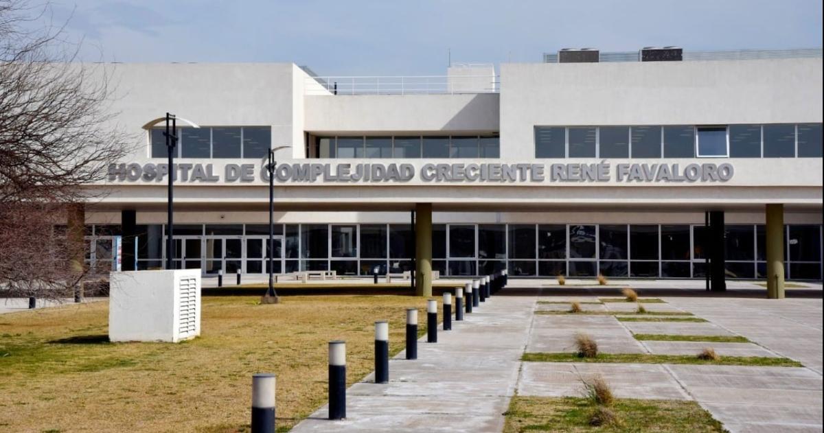 Un nintildeo de tres antildeos cayoacute de una camioneta y fue embestido por un auto