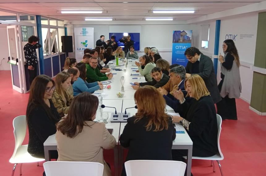 El Gobierno pampeano acompantildea a los Clubes de Ciencias