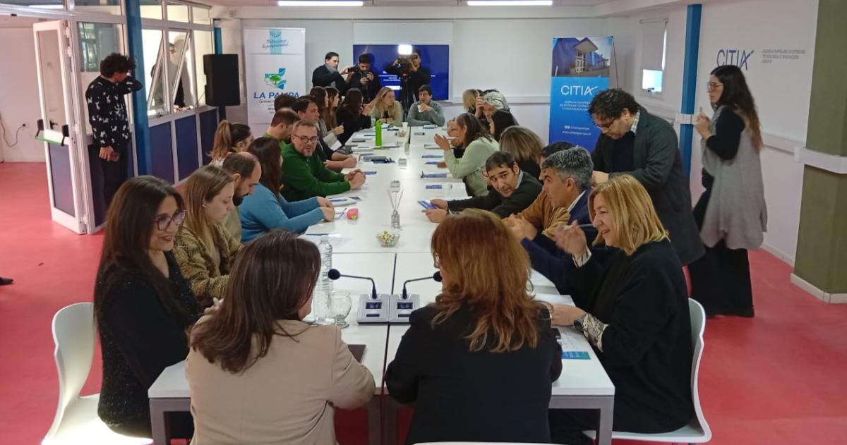 El Gobierno pampeano acompantildea a los Clubes de Ciencias