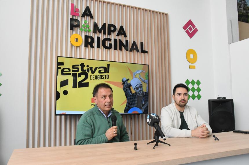 General Acha celebra 143 antildeos con muacutesica y cultura