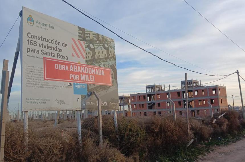 La obra puacuteblica cayoacute a miacutenimos histoacutericos en julio mientras crece fuerte el pago de intereses